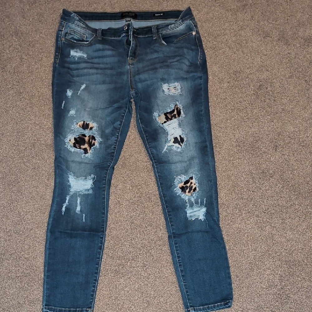 Distressed Judy Blue Jeans with Leopard Print Accents Sz 15